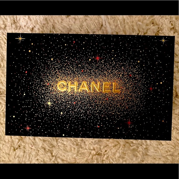 CHANEL Eyes On Mascara Set - Holiday 2021 Limited Edition Gift Set - Picture 2 of 4